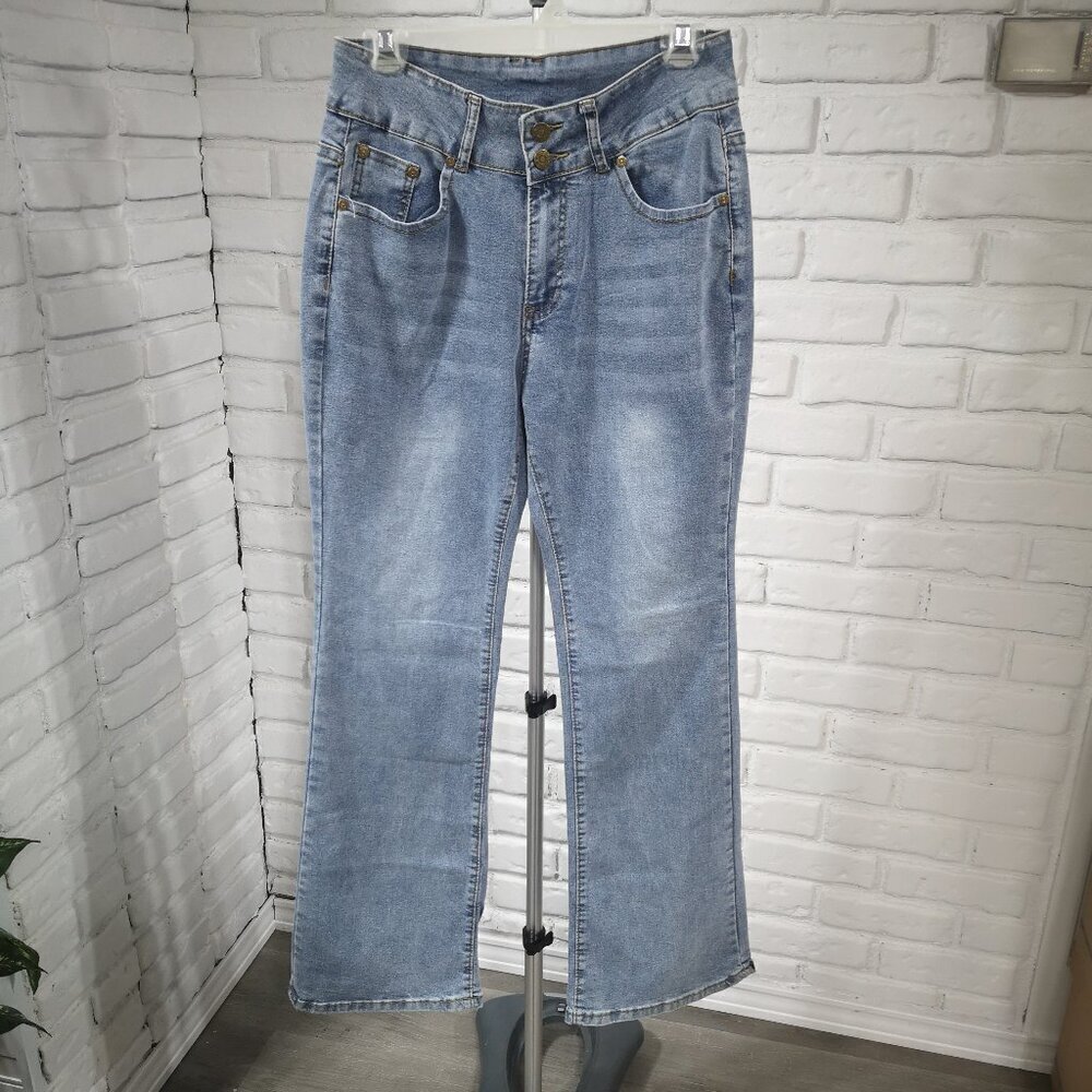 NWT NV Felix Ladies Size Large Lighter Wash Flare Leg Blue Jeans